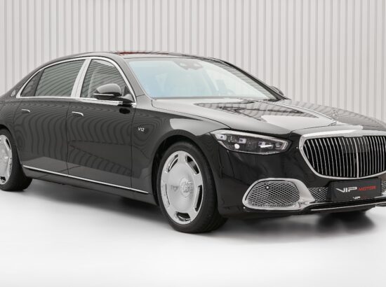 View Photos of the 2022 Mercedes-Maybach S580