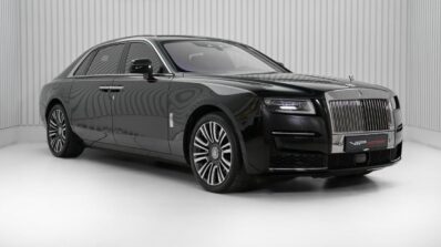 ROLLS ROYCE GHOST EXTENDED WHEEL BASE 2024 GCC FULLY LOADED DEALER WARRANTY AND SERVICE CONTRACT TILL FEBREUARY 2029 EXCELLENT CONDITION