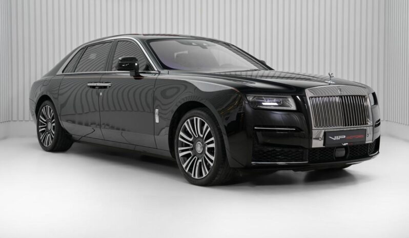 ROLLS ROYCE GHOST EXTENDED WHEEL BASE 2024 GCC FULLY LOADED DEALER WARRANTY AND SERVICE CONTRACT TILL FEBREUARY 2029 EXCELLENT CONDITION