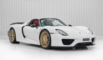 PORSCHE 918 SPYDER WEISSACH PACKAGE 2015 GCC FSH FULL OPTIONS IMMACULATE CONDITION