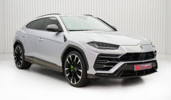 LAMBORGHINI URUS 2020 FULLY LOADED WITH FULL CARBON IN AND OUT EXCELLENT CONDITION