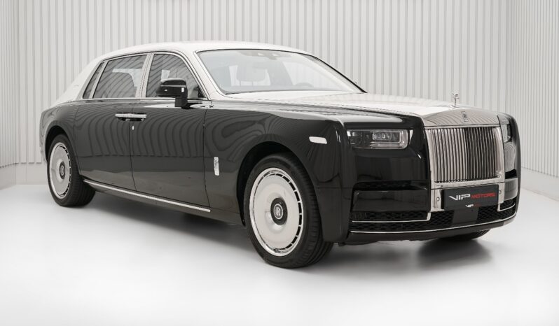 ROLLS ROYCE PHANTOM SERIES 2 LWB FULLY LOADED SPECIAL ORDERED ZERO KM