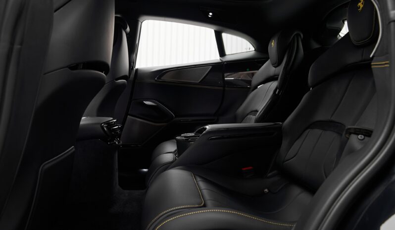 FERRARI PUROSANGUE 2025 full