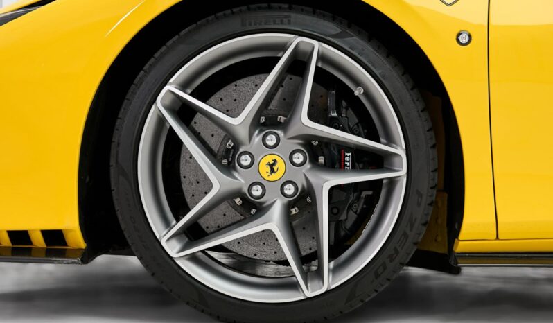 FERRARI F8 TRIBUTO full