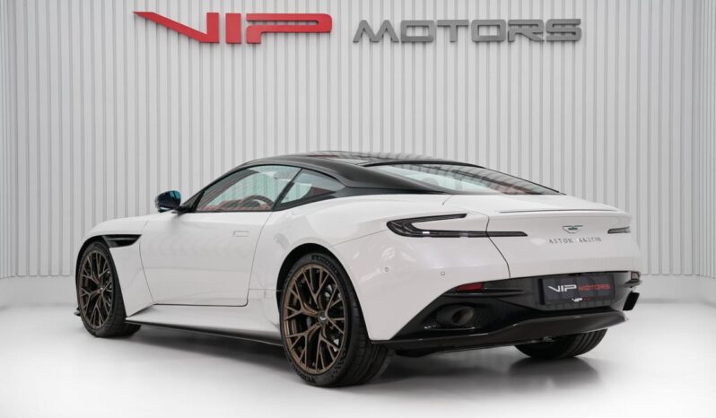 ASTON MARTIN DB12 COUPE full